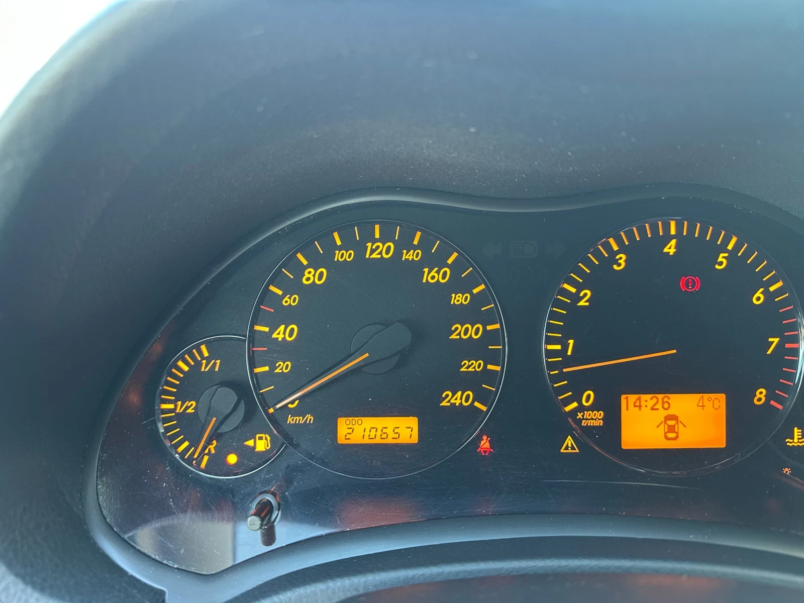 Toyota Avensis 1.8 | Mobile.bg — изображение 17