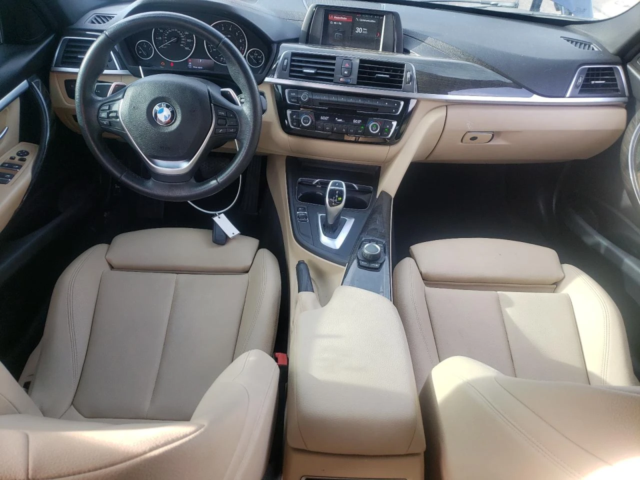BMW 330 i ФИКСИРАНА ЦЕНА! ПОДГРЕВИ/RECARO - изображение 8