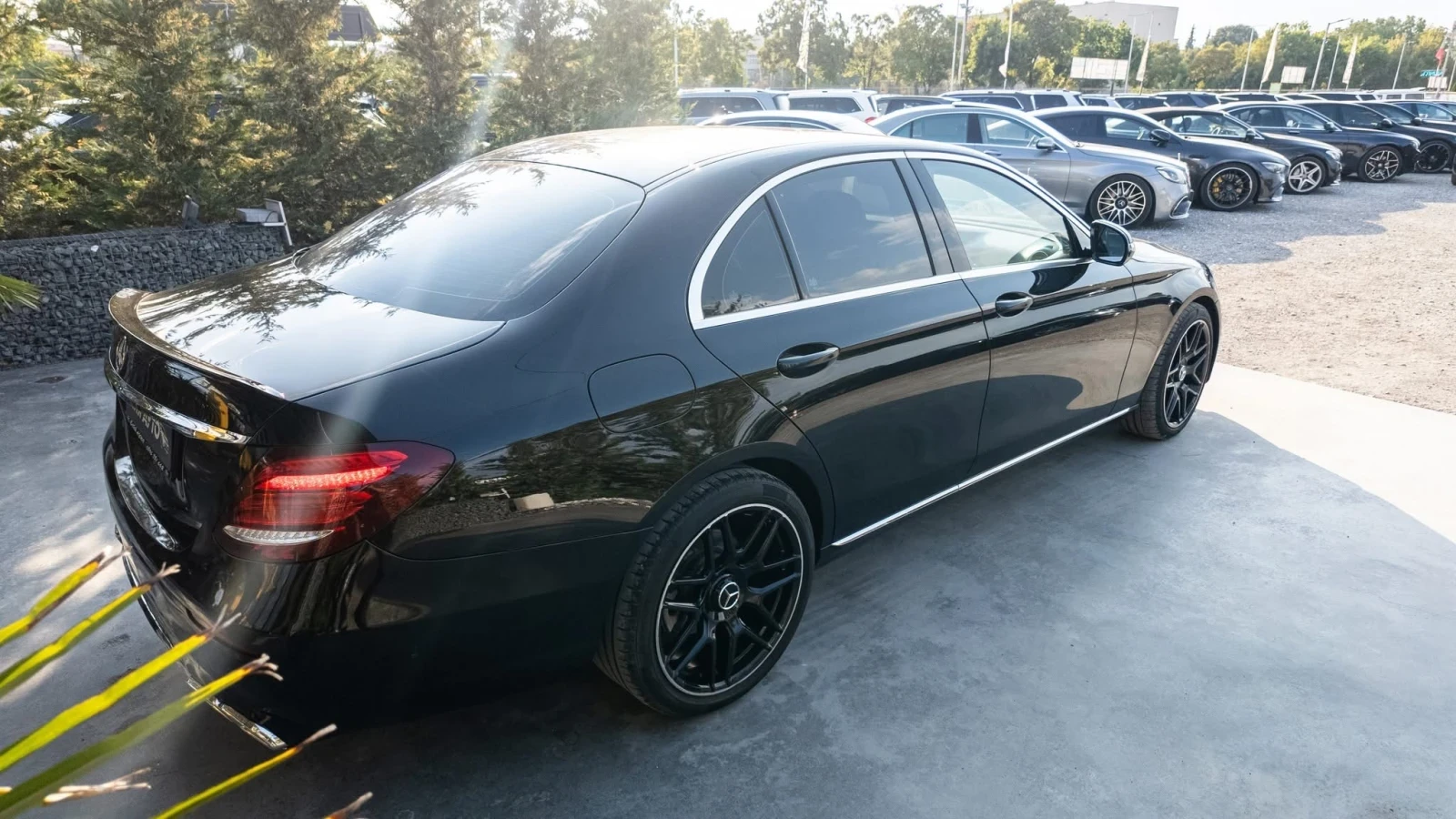 Mercedes-Benz E 220 D FULL AMG LINE ДИГИТАЛНО ТАБЛО ЛИЗИНГ 100% - изображение 8