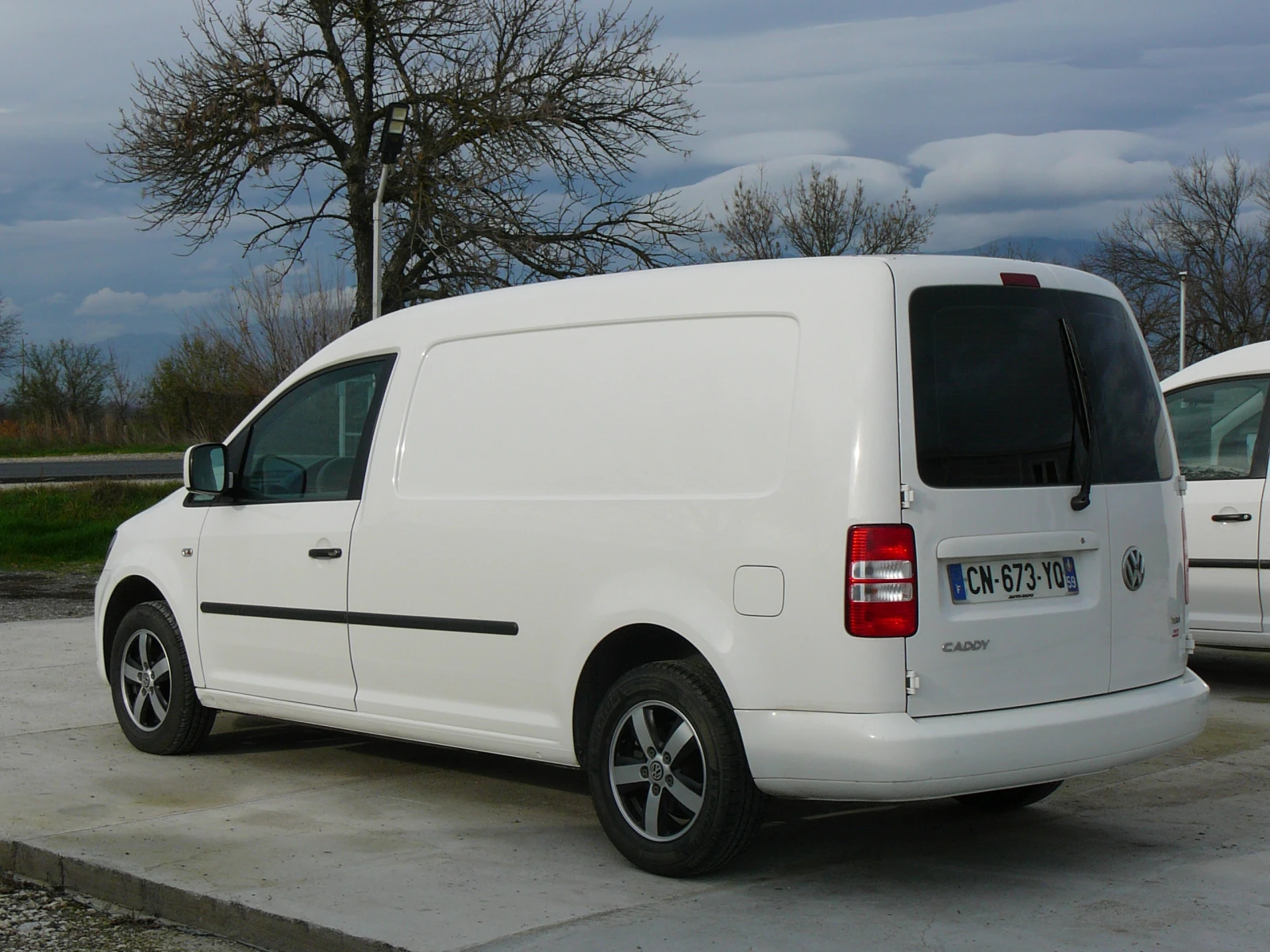 VW Caddy 1.6 tdi MAXI - изображение 5