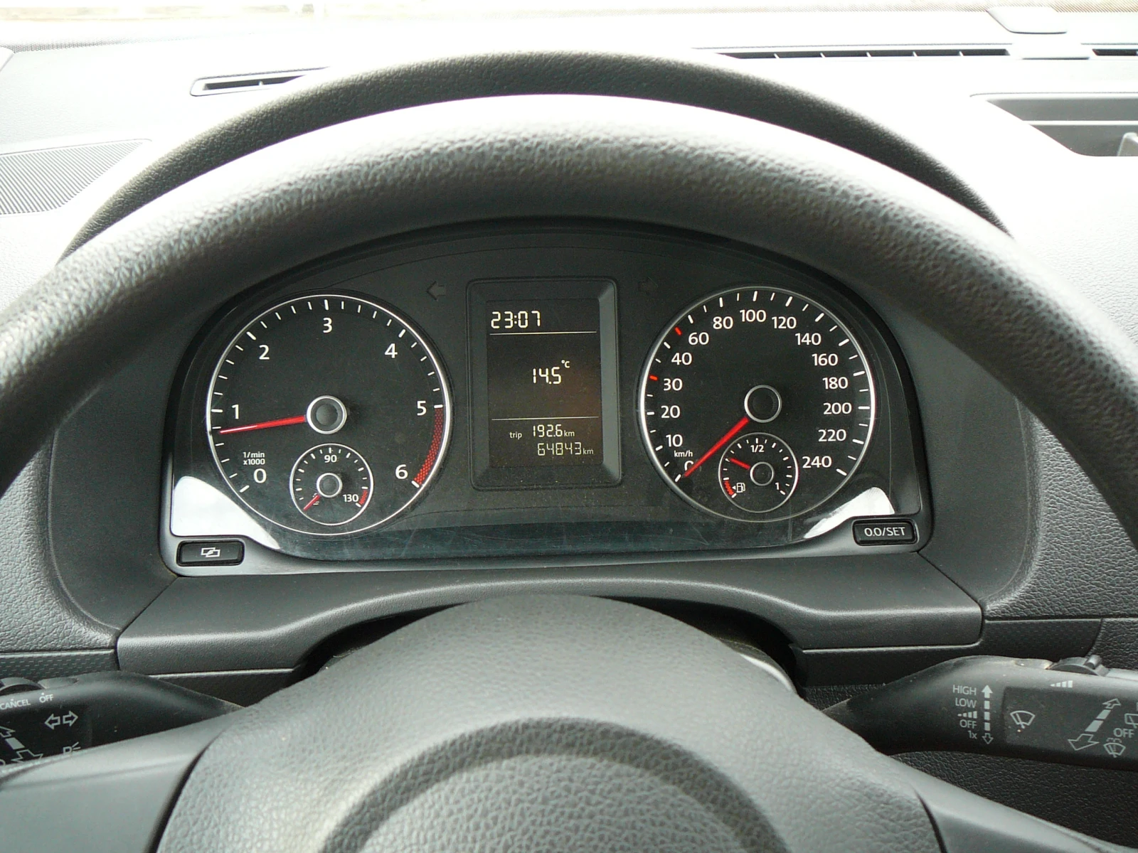 VW Caddy 1.6 tdi MAXI - изображение 9