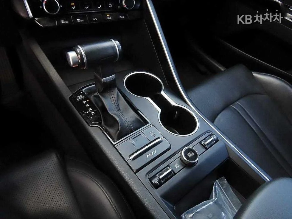 Kia K5 2.0 LPi - ФАБРИЧНО ЛИЗИНГ БЕЗ ПЪРВОНАЧАЛНА ВНОСКА - изображение 9