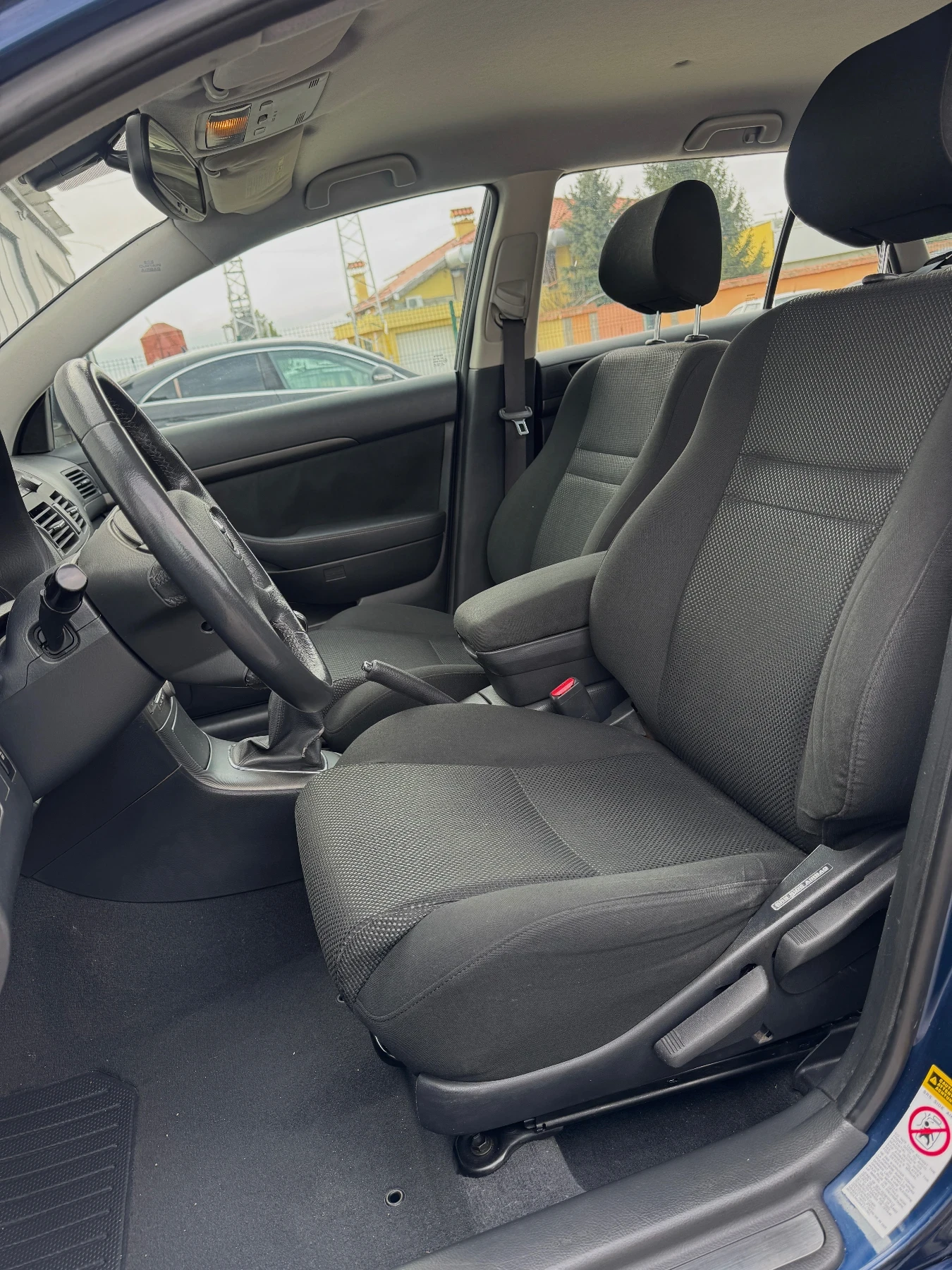 Toyota Avensis 1.8 VVT-i SOL Комби | Климатроник | 147 000 км, снимка 10 - Автомобили и джипове - 54073230