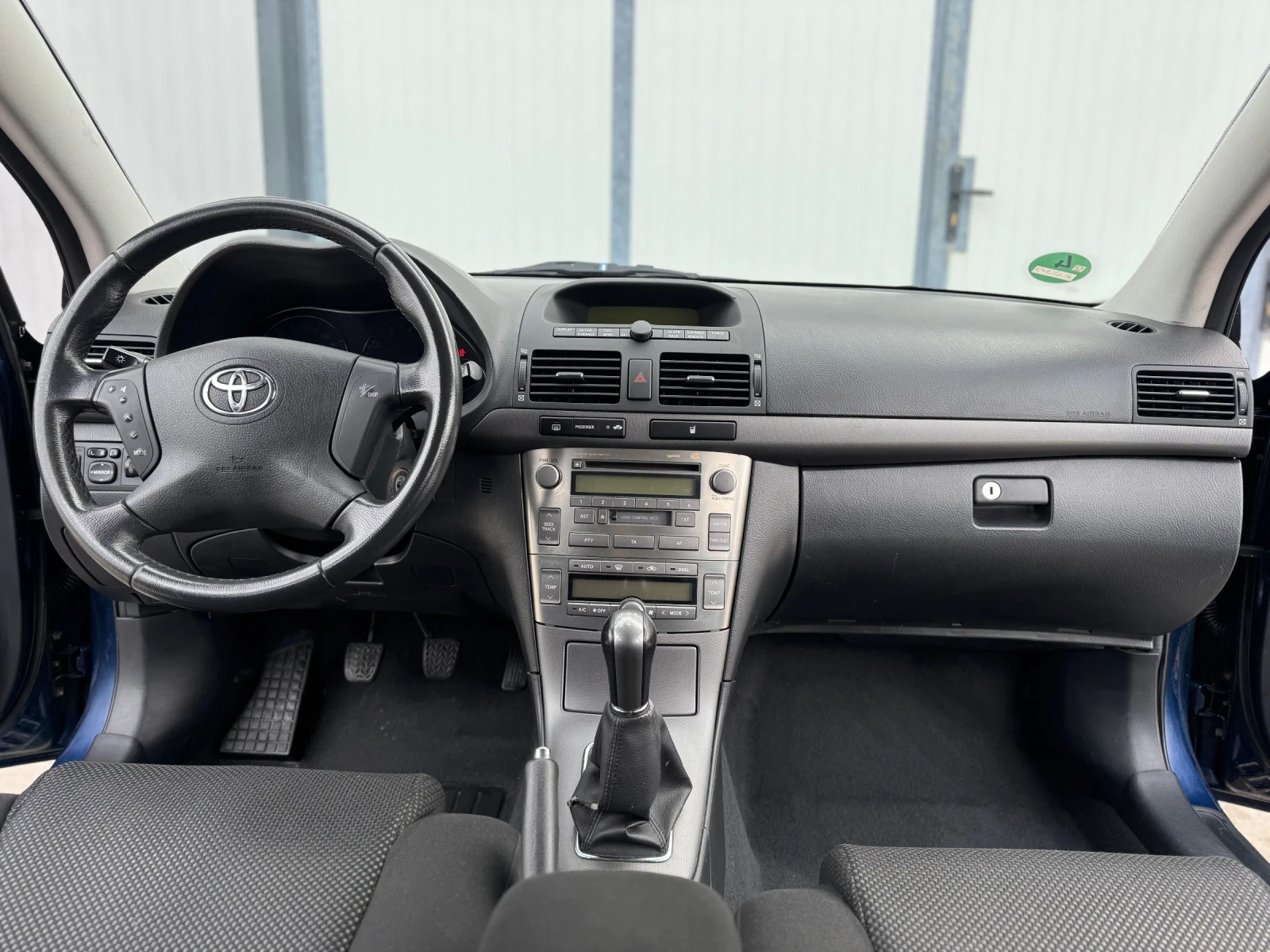 Toyota Avensis 1.8 VVT-i SOL Комби | Климатроник | 147 000 км, снимка 7 - Автомобили и джипове - 54073230