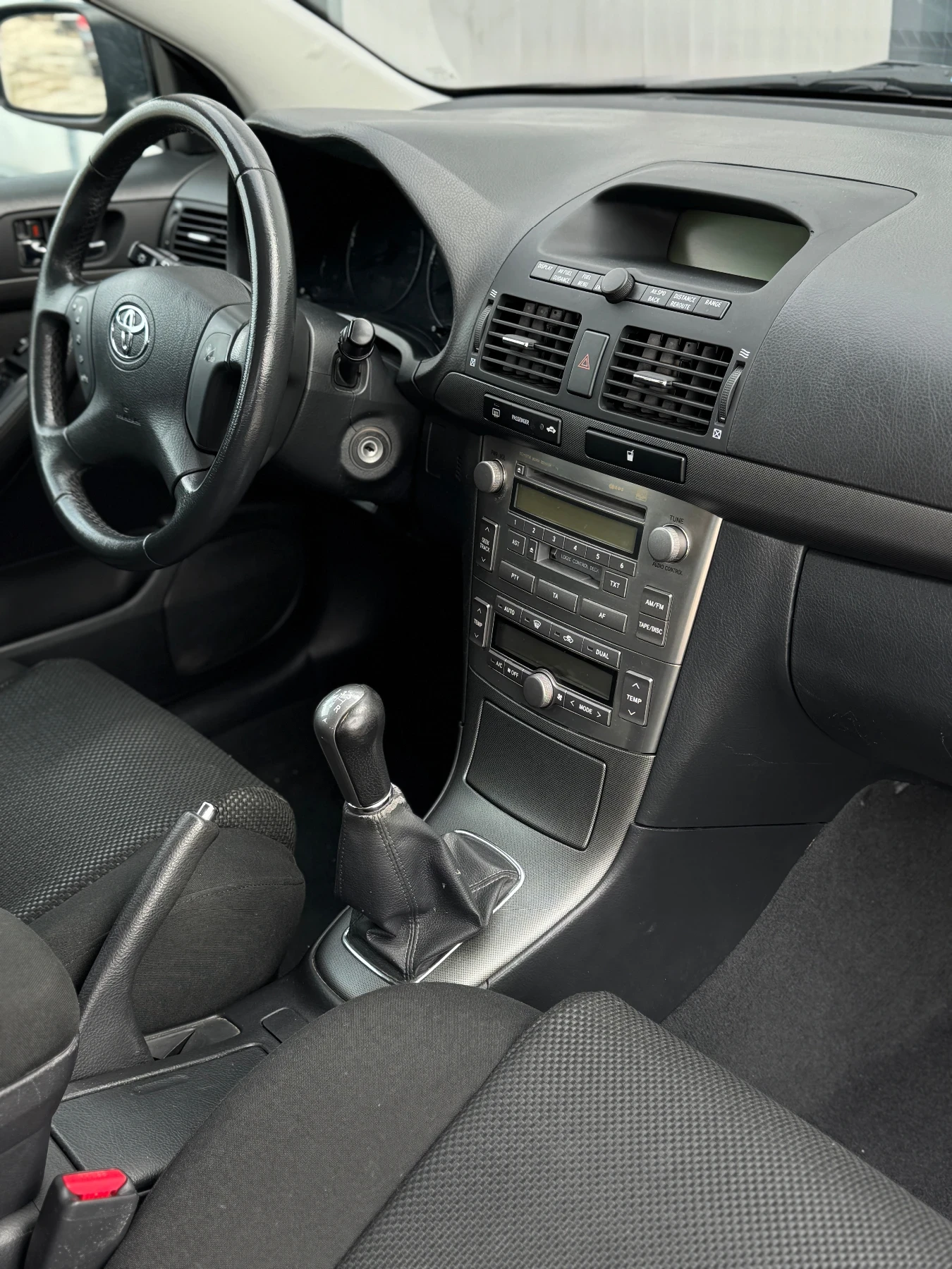 Toyota Avensis 1.8 VVT-i SOL Комби | Климатроник | 147 000 км, снимка 9 - Автомобили и джипове - 54073230