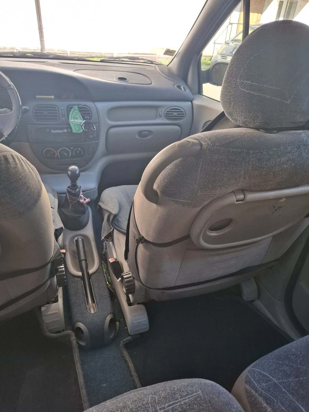 Renault Megane Scenic, снимка 3 - Автомобили и джипове - 54704424