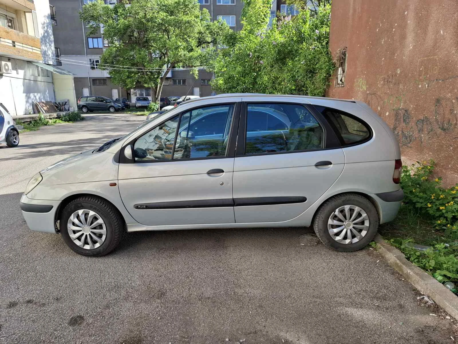 Renault Megane Scenic, снимка 7 - Автомобили и джипове - 54704424