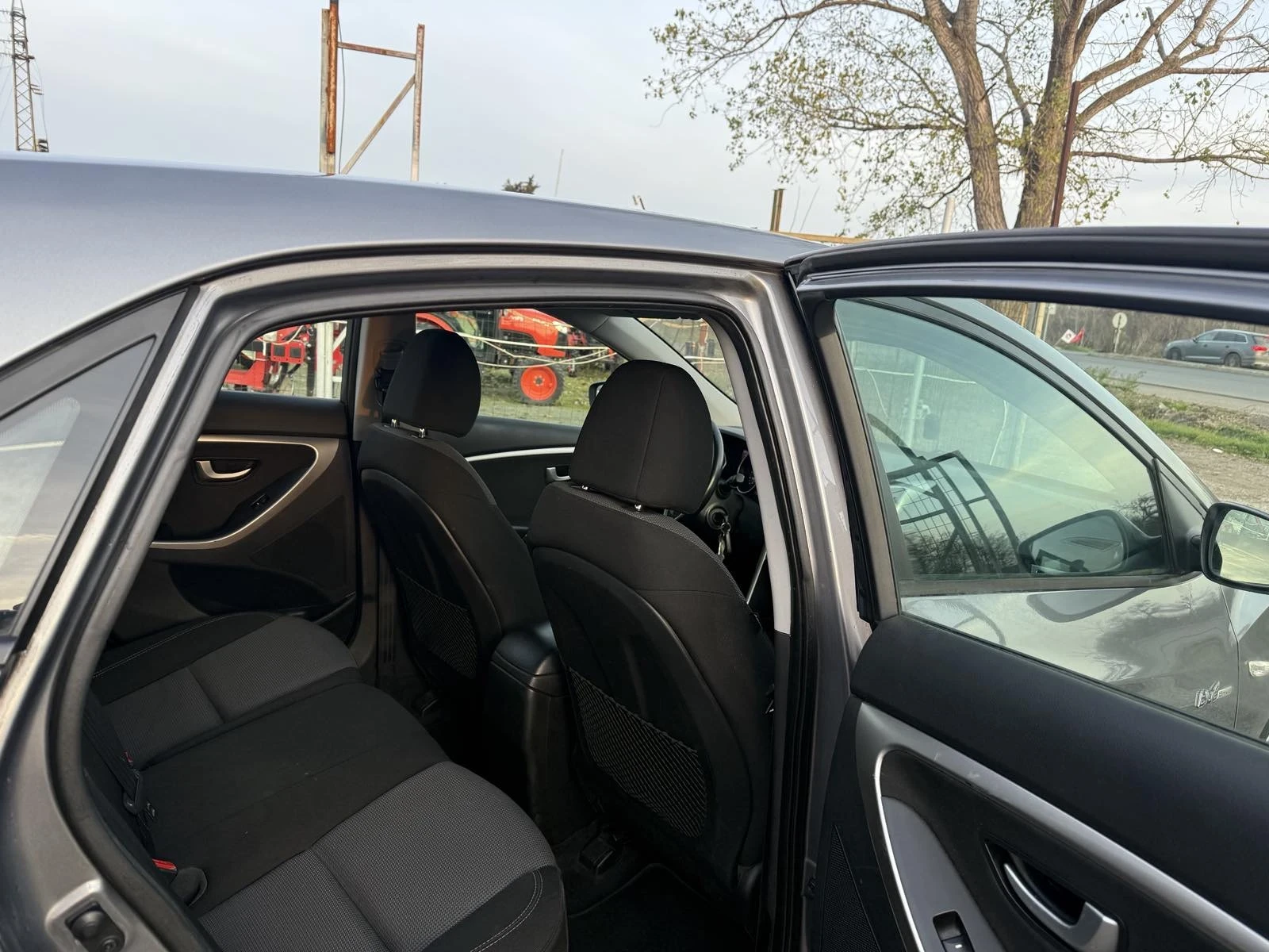 Hyundai I30 1.6 CRDI.110K, снимка 13 - Автомобили и джипове - 54945448