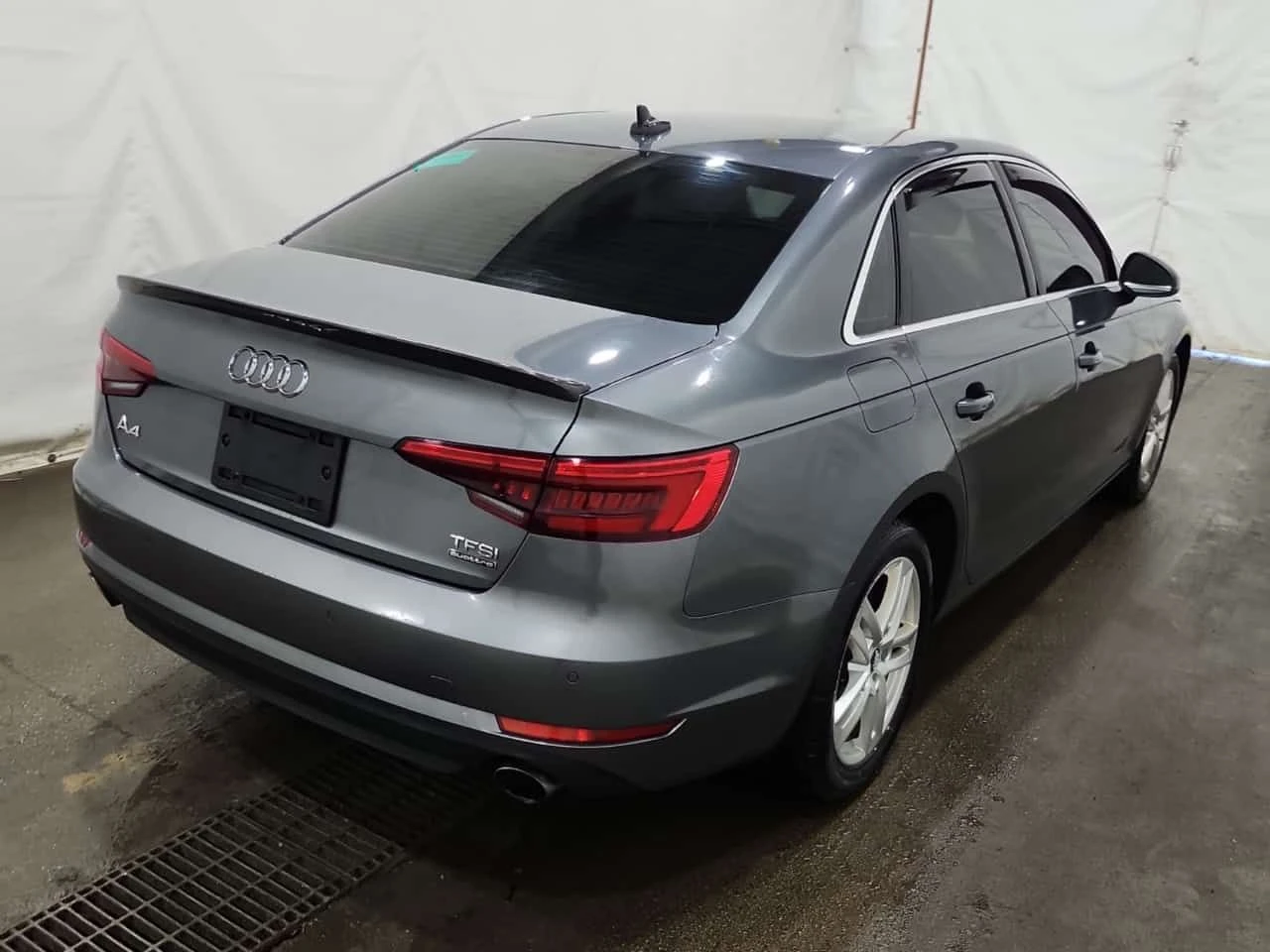 Audi A4 Technik/CARFAX/ШИБЕДАХ/ПОДГРЕВ/ДИГ.КИЛОМЕТРАЖ/, снимка 3 - Автомобили и джипове - 55180662