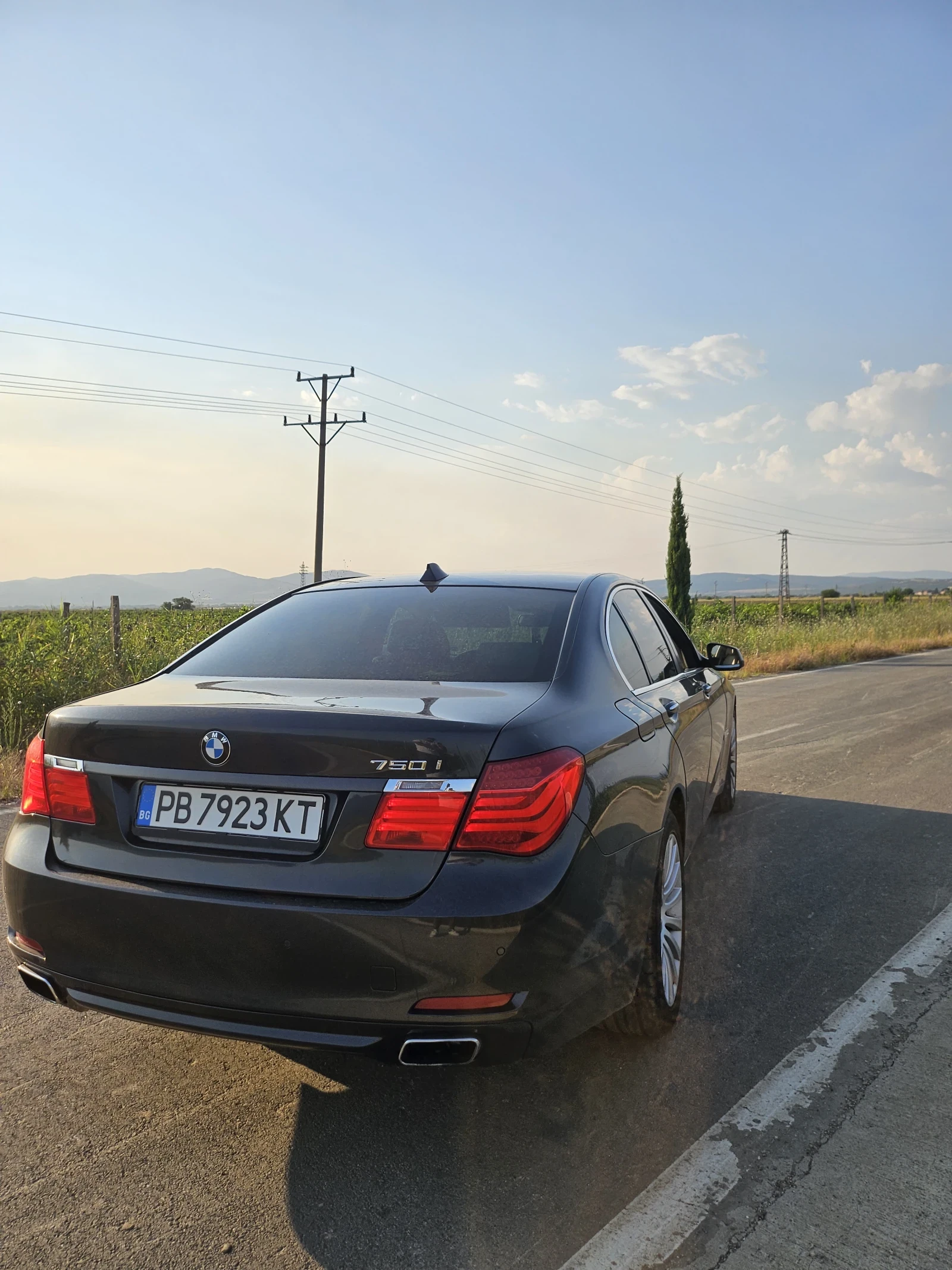 BMW 750, снимка 6 - Автомобили и джипове - 55604242