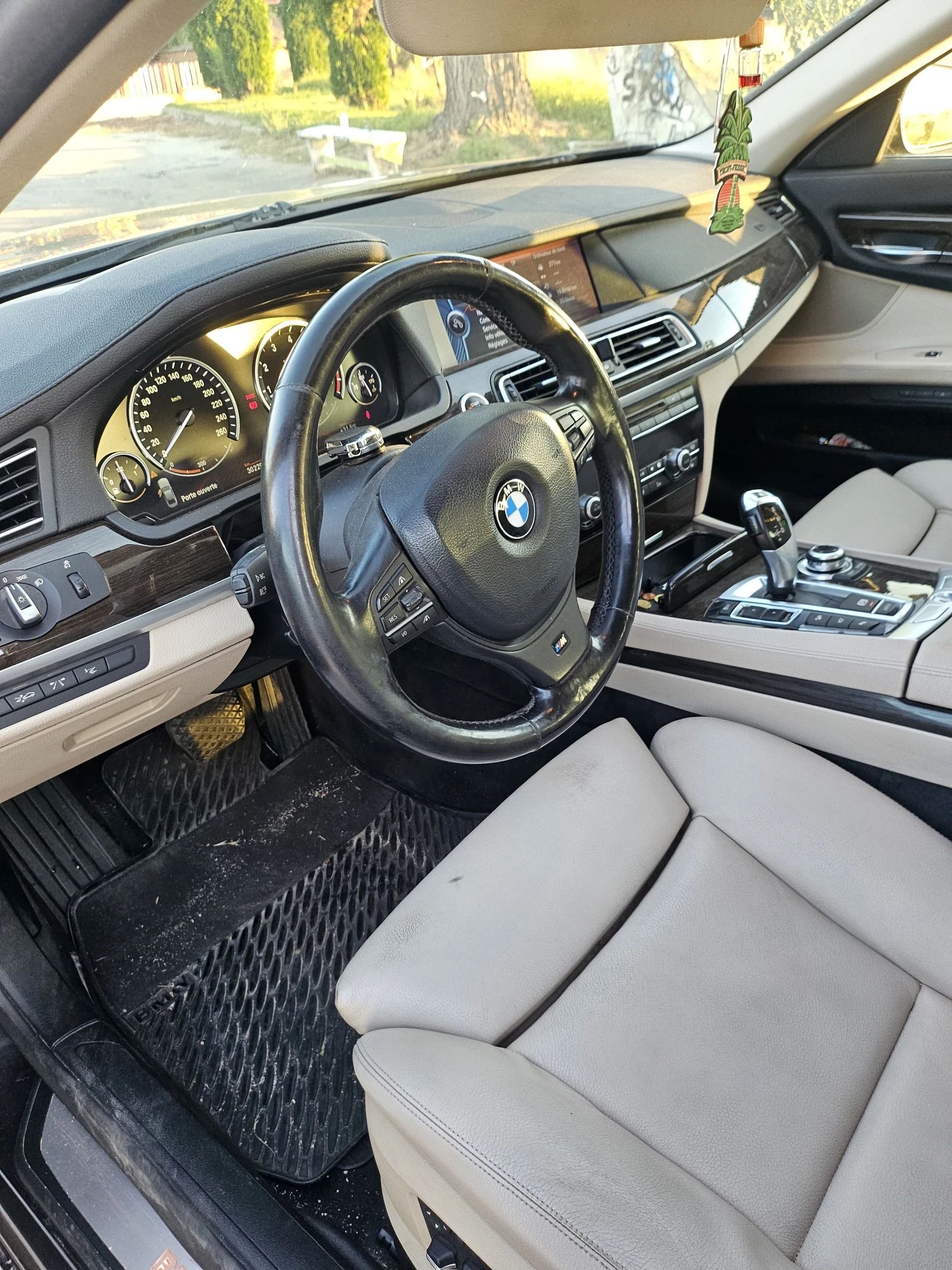 BMW 750, снимка 12 - Автомобили и джипове - 55604242