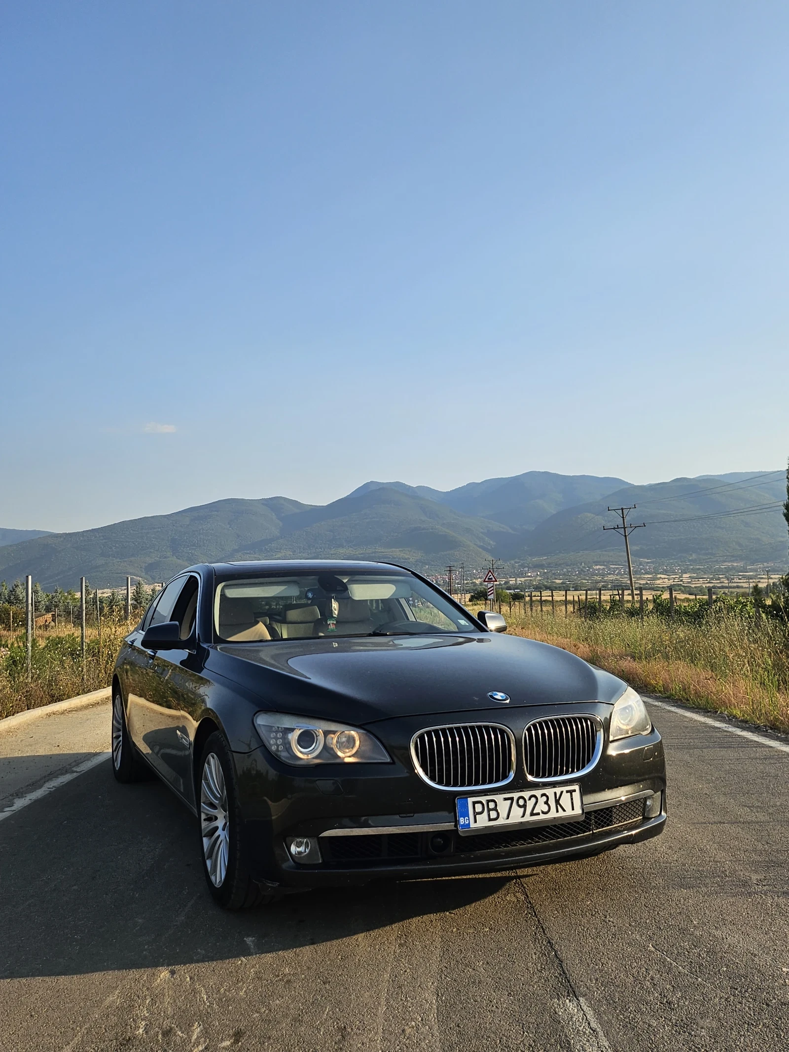 BMW 750, снимка 7 - Автомобили и джипове - 55604242