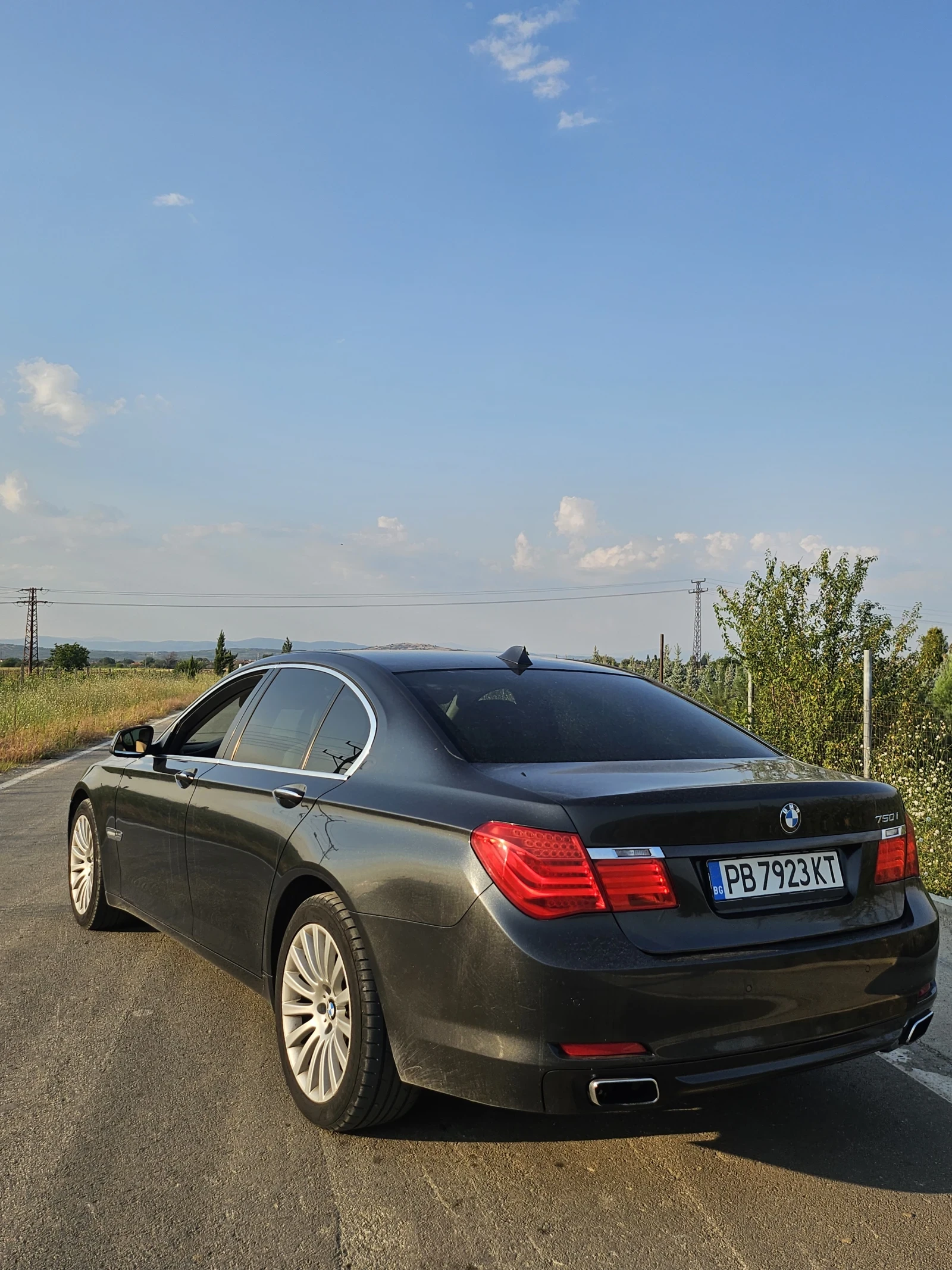 BMW 750, снимка 2 - Автомобили и джипове - 55604242