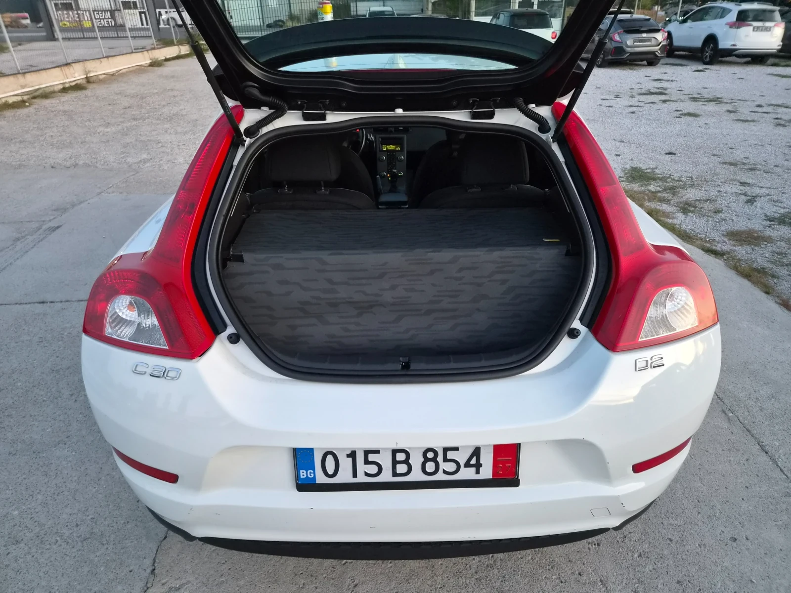 Volvo C30 1.6DIESEL CUPE, снимка 10 - Автомобили и джипове - 56346705