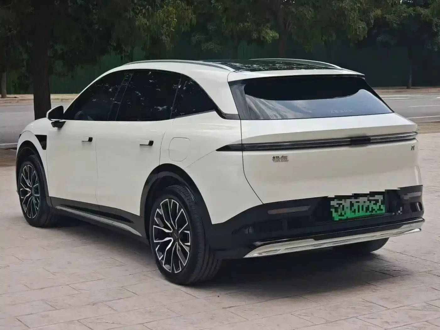 Zeekr 7X, снимка 4 - Автомобили и джипове - 56711095