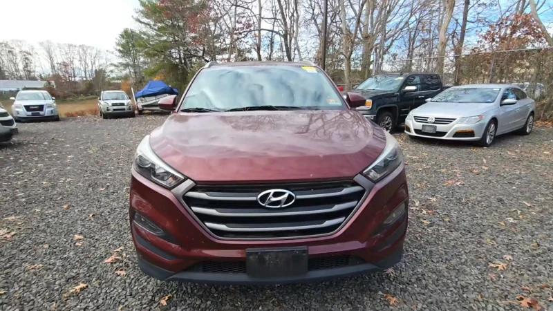 Hyundai Tucson SE, снимка 1 - Автомобили и джипове - 48402203