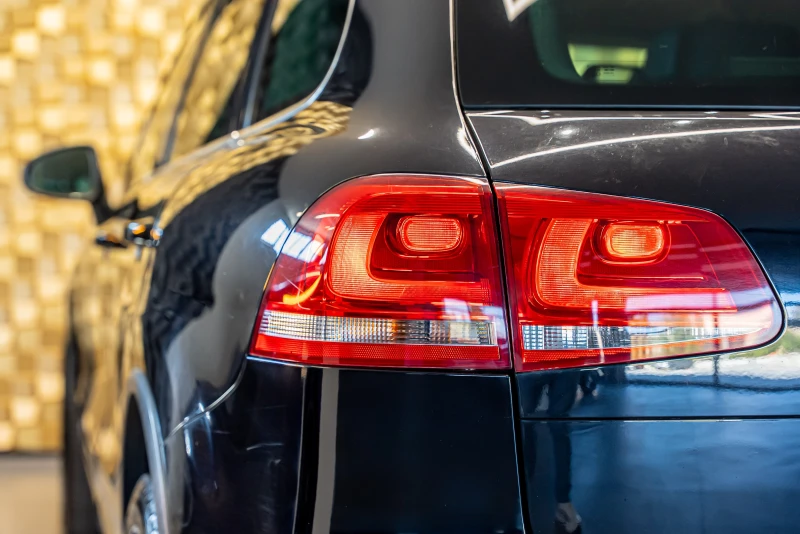 VW Touareg 3.0 TDI, снимка 6 - Автомобили и джипове - 52197203