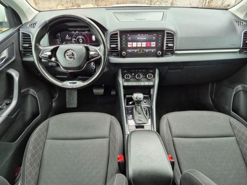 Skoda Karoq 2.0 TDI -AVTOMAT-4x4-KEYLESS-DISTRONIK-DIGITAL, снимка 8 - Автомобили и джипове - 52989550