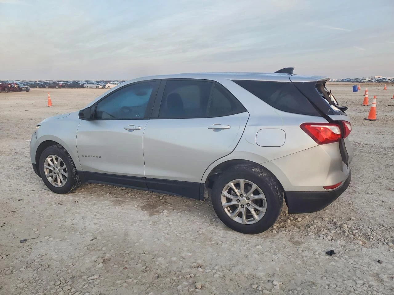 Chevrolet Equinox 1.5l Ls - изображение 2