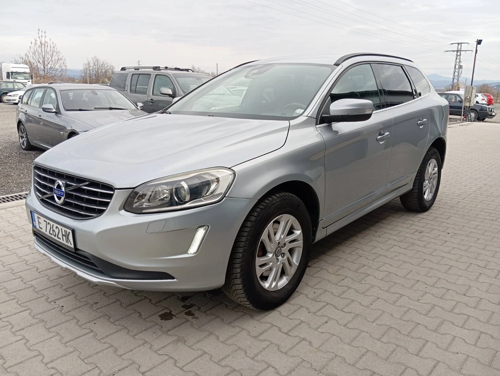 Volvo XC60, снимка 3 - Автомобили и джипове - 54028791