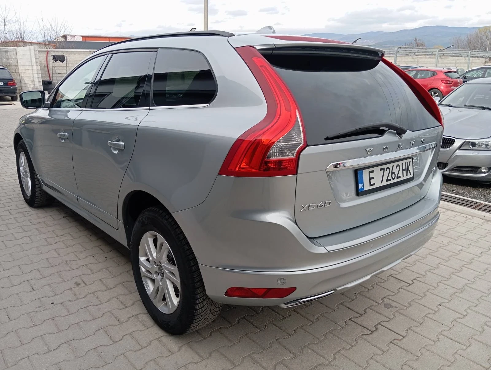 Volvo XC60, снимка 4 - Автомобили и джипове - 54028791