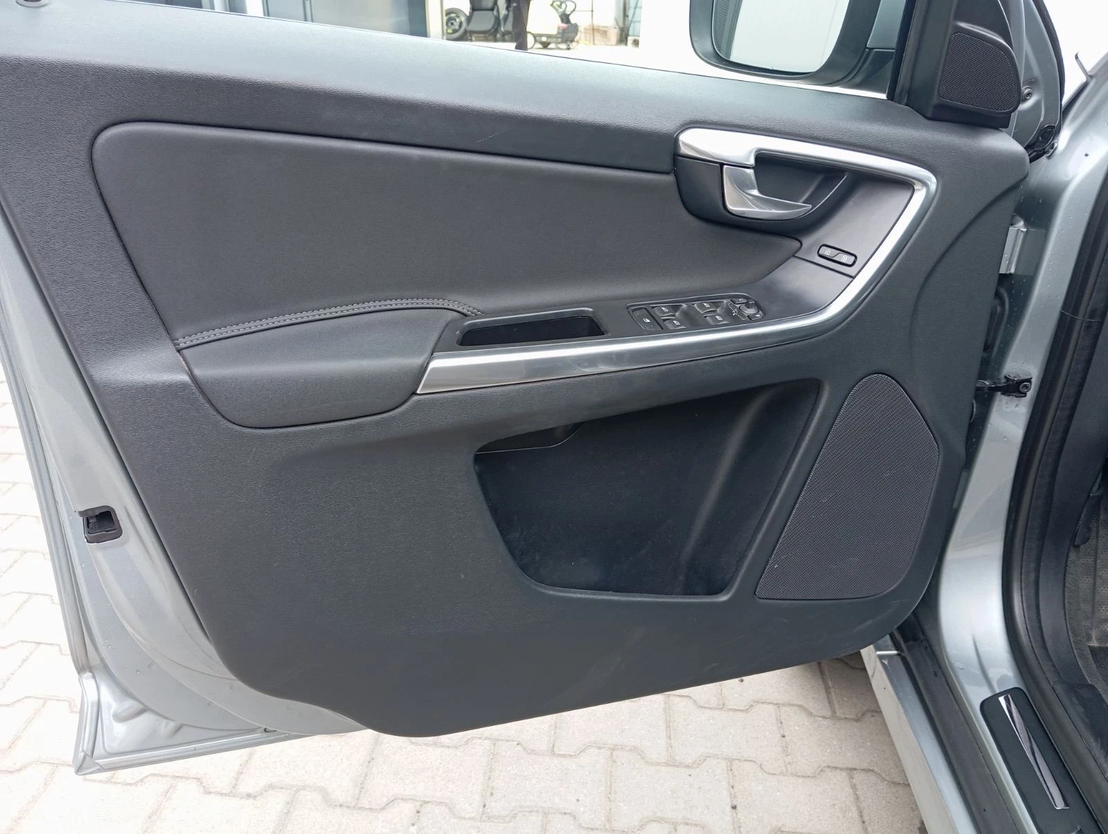 Volvo XC60, снимка 10 - Автомобили и джипове - 54028791