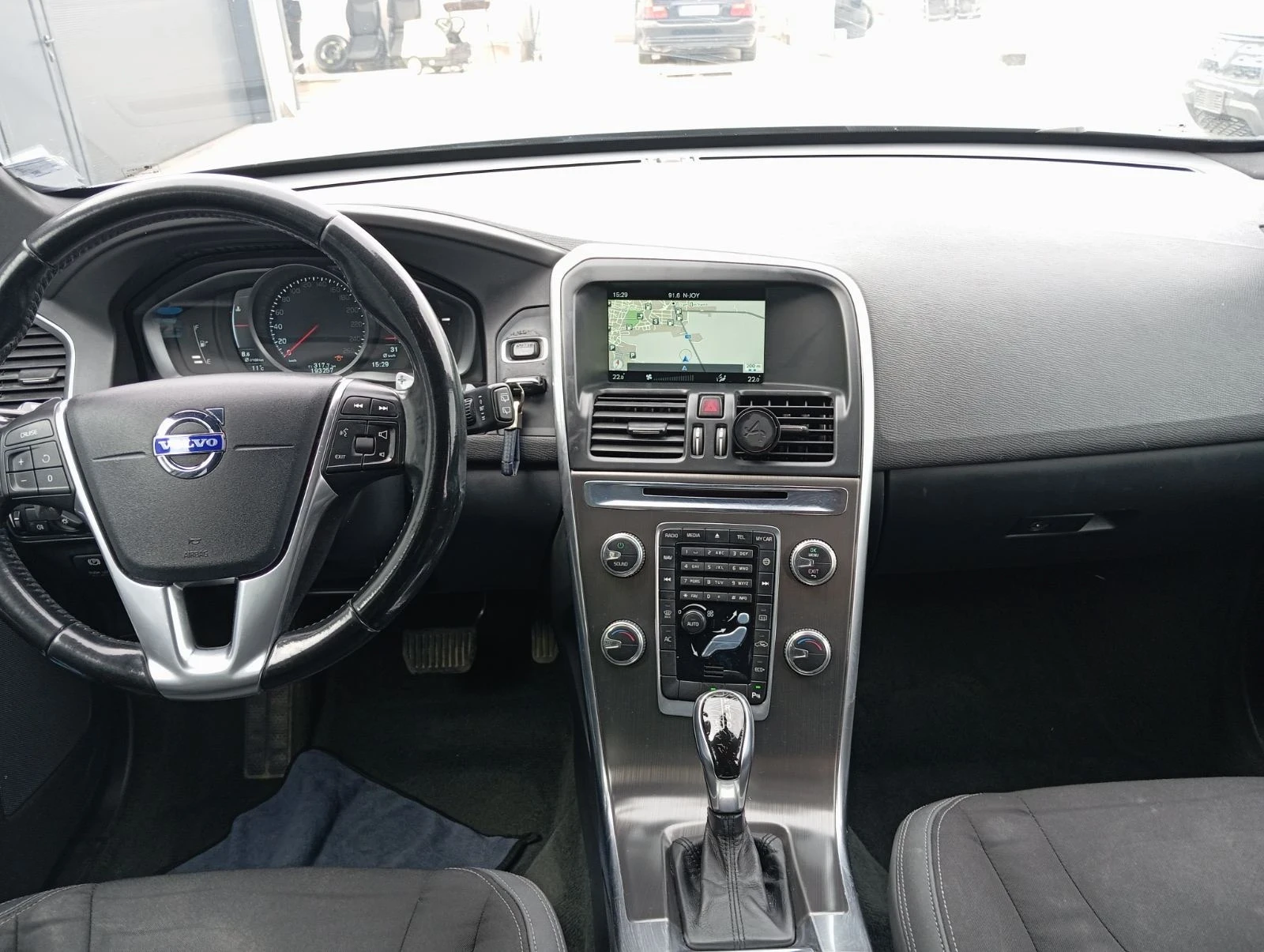 Volvo XC60, снимка 7 - Автомобили и джипове - 54028791