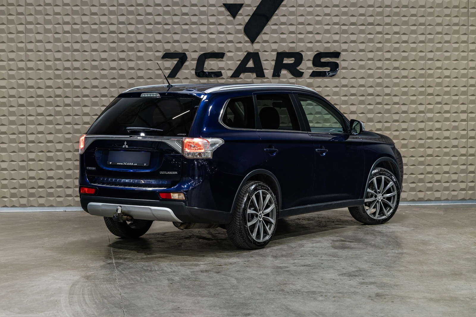 Mitsubishi Outlander | 2.0 DI-D | 4×4| Автоматик| Гаранция| 7cars, снимка 6 - Автомобили и джипове - 55650656