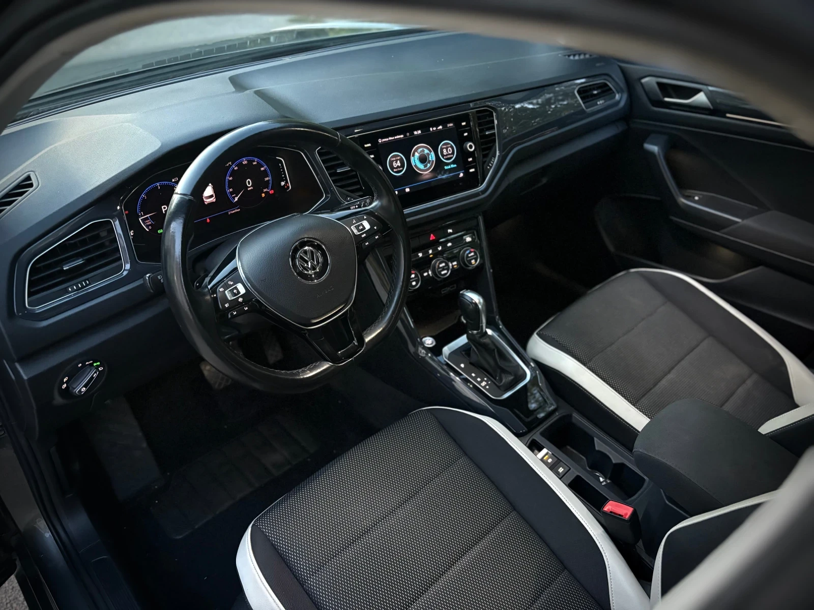 VW T-Roc VW T-Roc * 2.0TDI * KEYLESS * DISTRONIC* DIGITAL * | Mobile.bg � ����������� 9