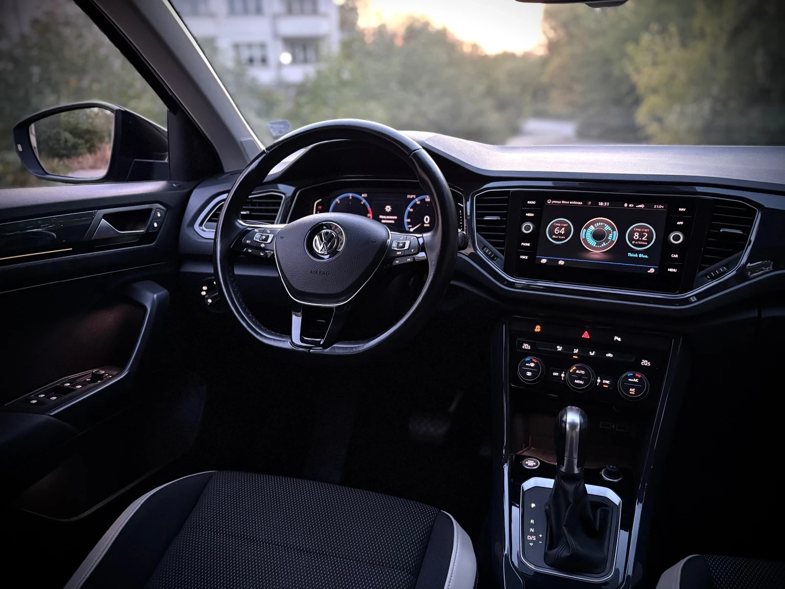VW T-Roc VW T-Roc * 2.0TDI * KEYLESS * DISTRONIC* DIGITAL * | Mobile.bg � ����������� 15