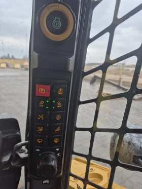 Мини челни товарачи Cat 265, снимка 12