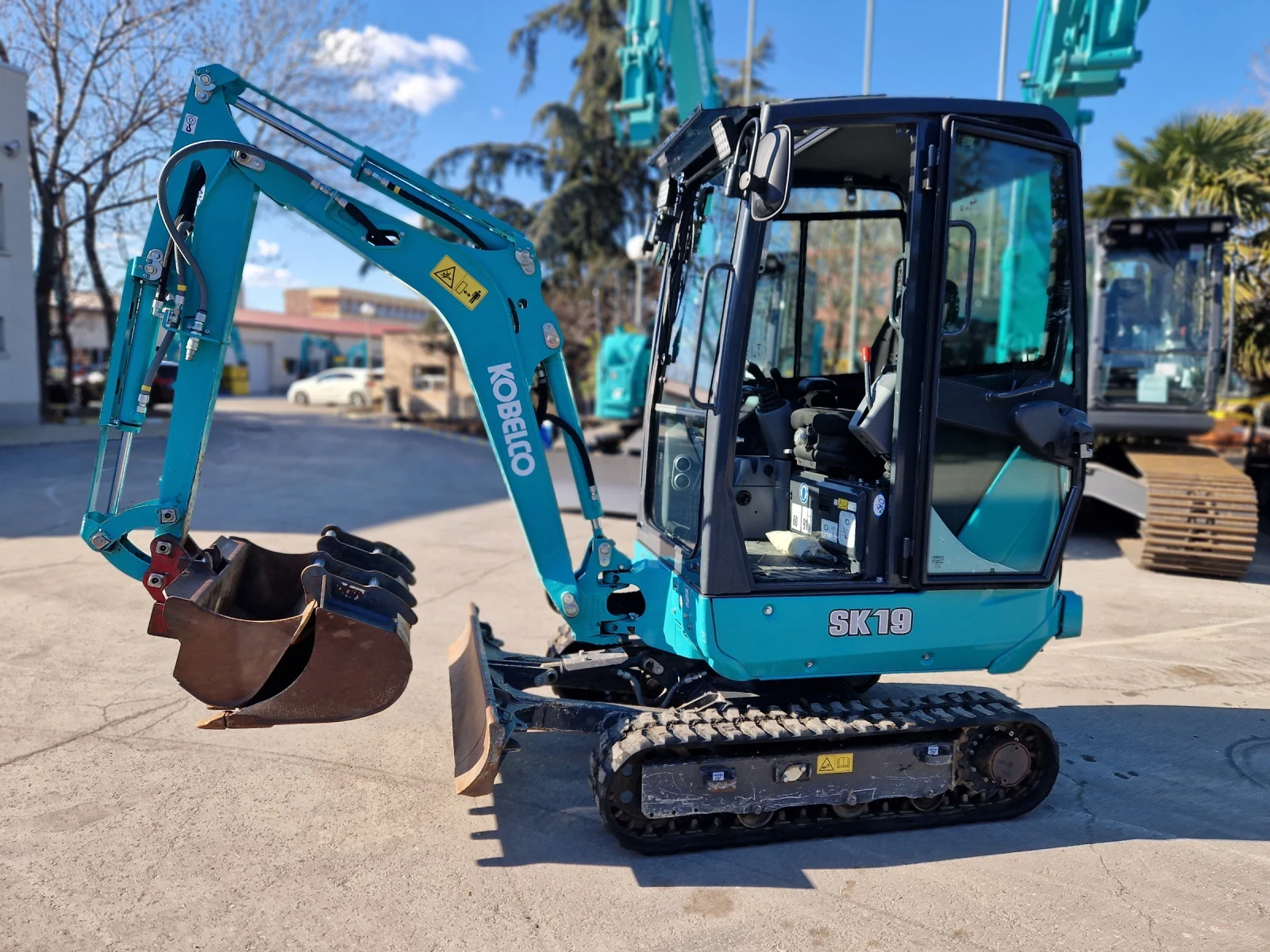 Багер Kobelco SK19 - изображение 3