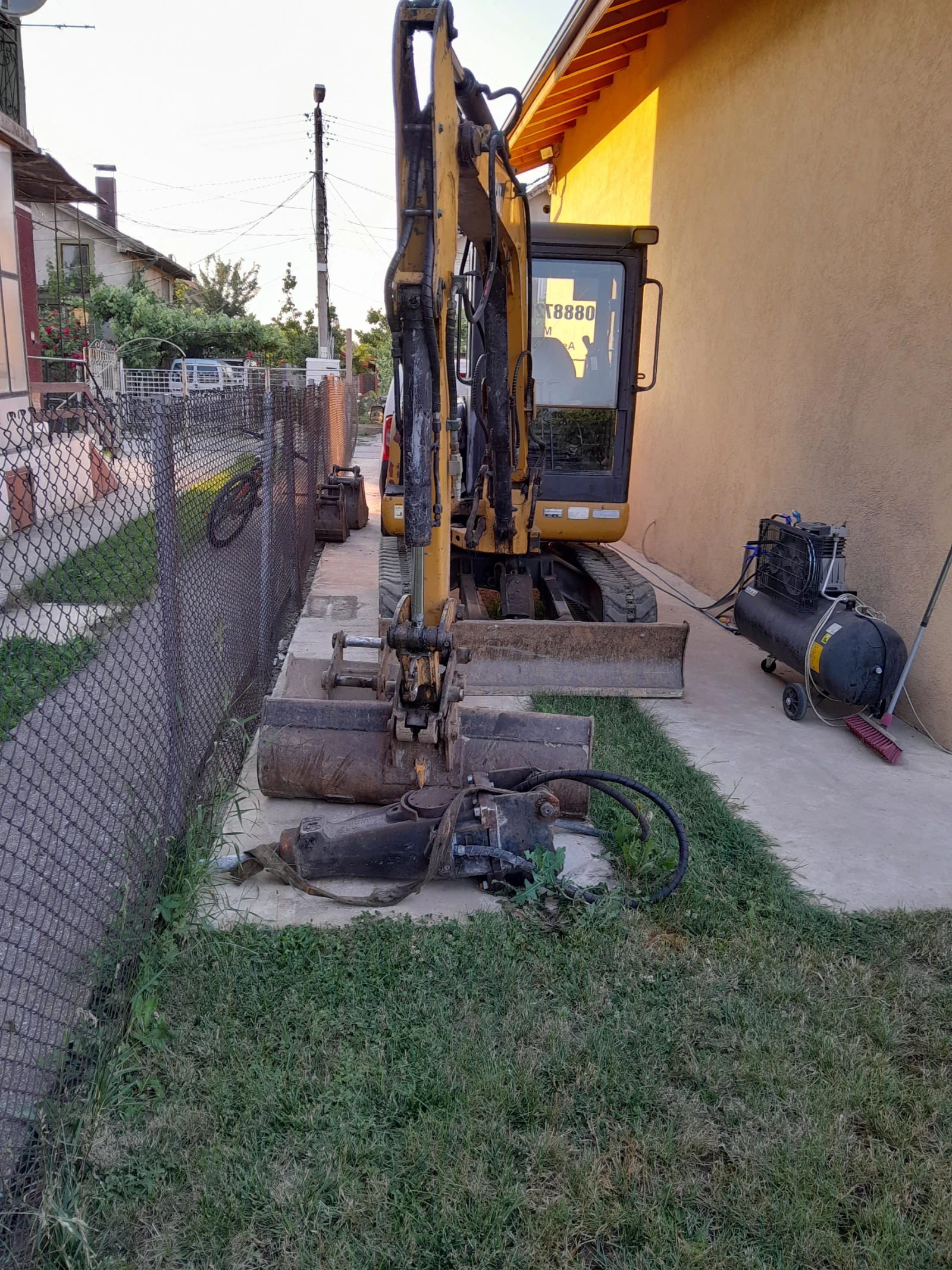 Багер Caterpillar 303.5  - изображение 4