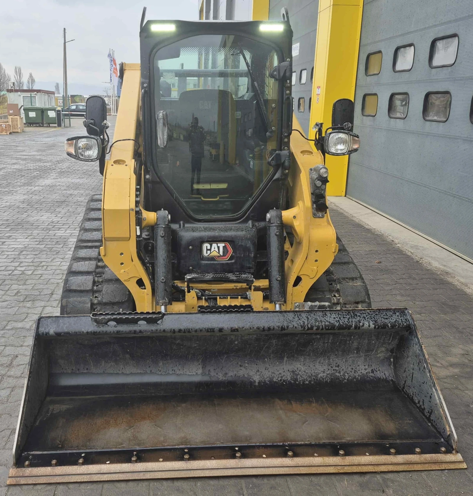 Мини челни товарачи Cat 265, снимка 8 - Индустриална техника - 53959800