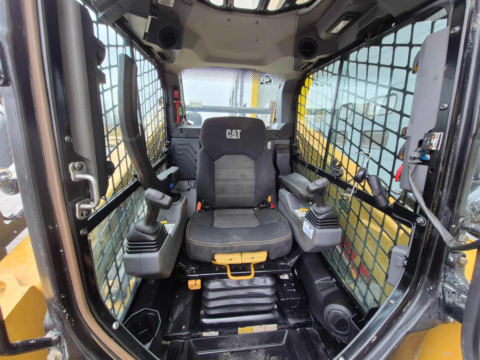 Мини челни товарачи Cat 265, снимка 11 - Индустриална техника - 53959800