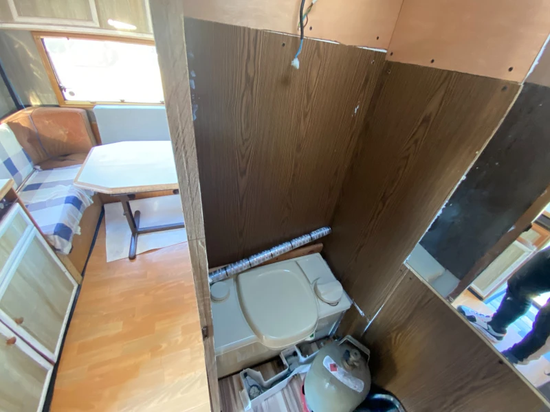 Кемпер Mitsubishi L300, снимка 11 - Каравани и кемпери - 52415124