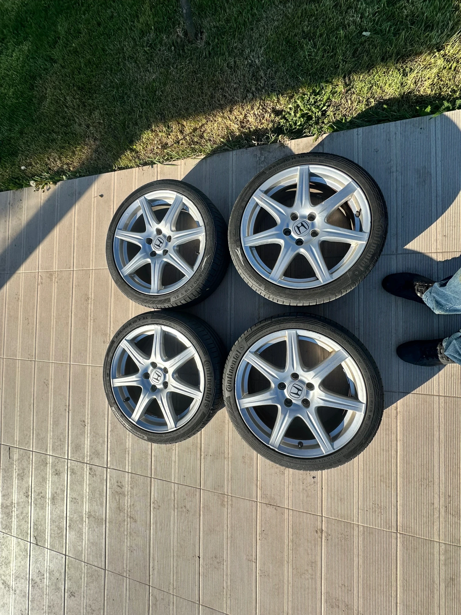 Гуми с джанти Continental 225/40R18