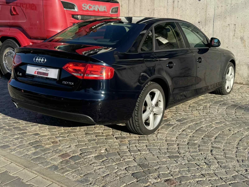 Audi A4 2.0TDi/Auto/DVD/Xenon/Navi/Обслужена цялостно!, снимка 7 - Автомобили и джипове - 46900337