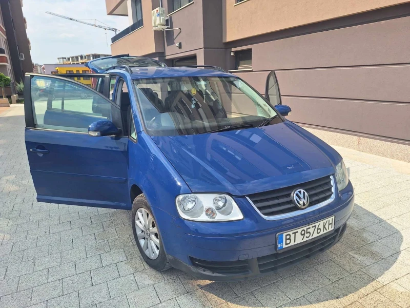 VW Touran 1.6, снимка 1 - Автомобили и джипове - 47393935