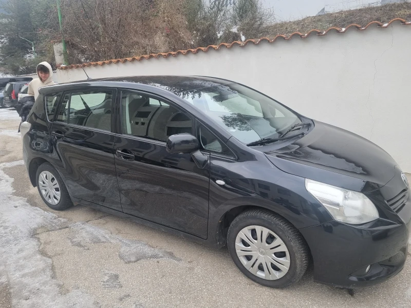 Toyota Verso, снимка 2 - Автомобили и джипове - 49262435