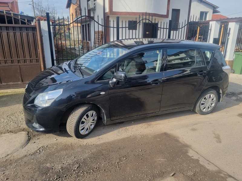 Toyota Verso, снимка 4 - Автомобили и джипове - 49262435