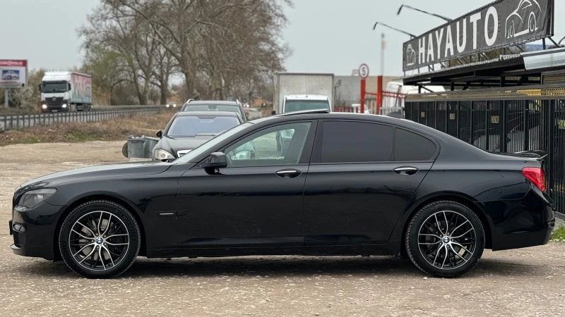 BMW 740 I= M-pack= Distronic= Head Up Display= Keyless Go=, снимка 8 - Автомобили и джипове - 49653693