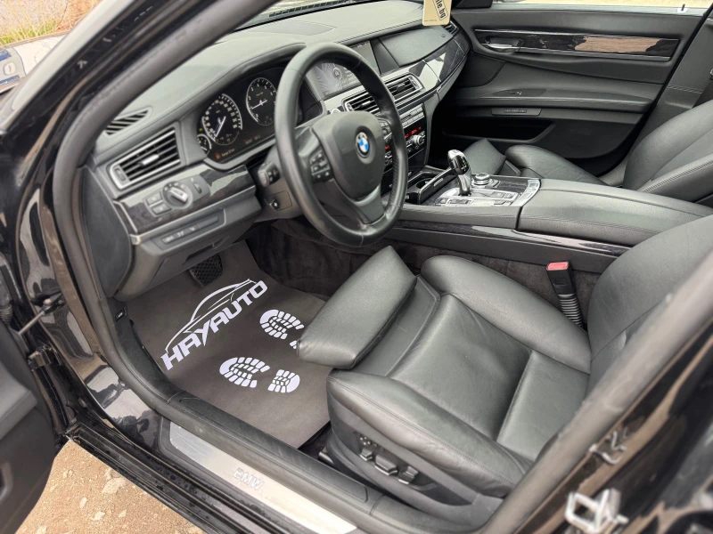 BMW 740 I= M-pack= Distronic= Head Up Display= Keyless Go=, снимка 9 - Автомобили и джипове - 49653693