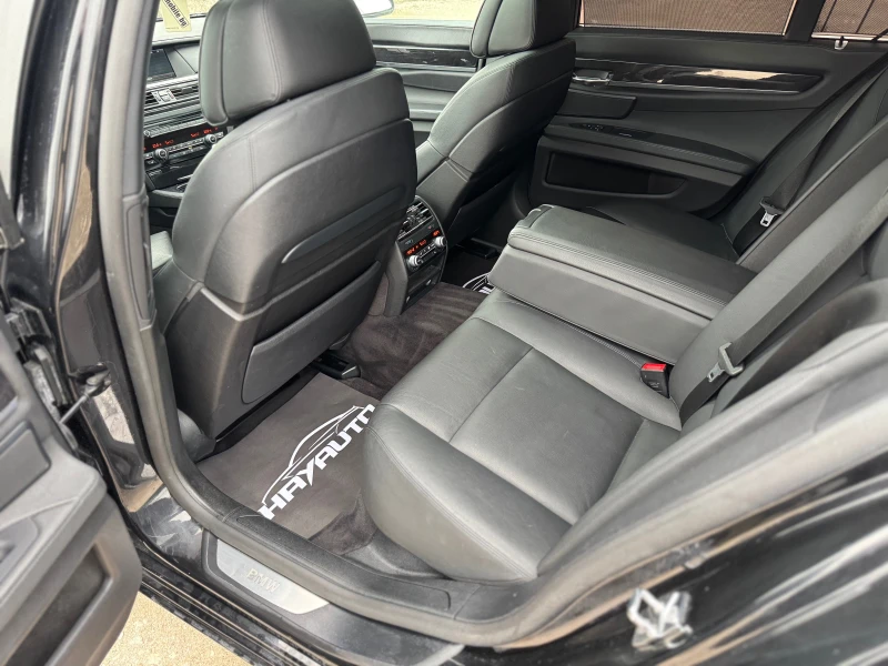 BMW 740 I= M-pack= Distronic= Head Up Display= Keyless Go=, снимка 14 - Автомобили и джипове - 49653693