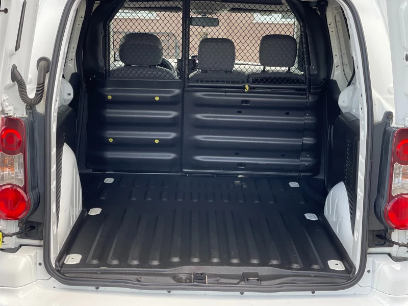 Citroen Berlingo 1.6HDi, снимка 8 - Автомобили и джипове - 51089081