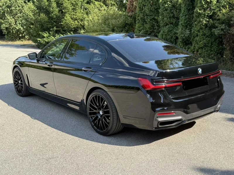 BMW 740 i M/xdrive/Shadow, снимка 13 - Автомобили и джипове - 51435545