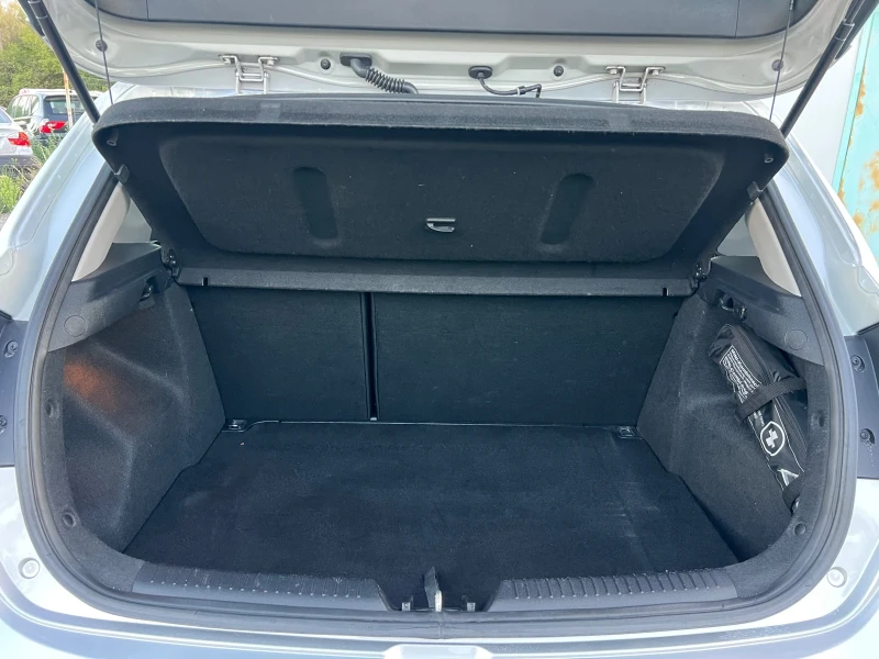 Kia Ceed 1.6 CRDi//128Кс//Авкоматик//Дигитално табло, снимка 17 - Автомобили и джипове - 51637297