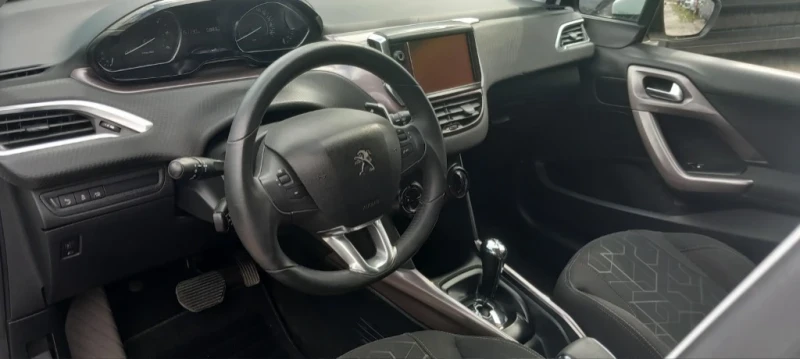 Peugeot 2008, снимка 6 - Автомобили и джипове - 52799120