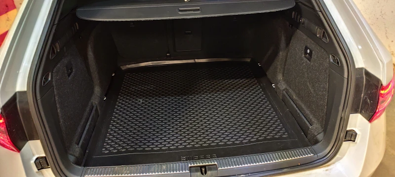 Skoda Superb Sportline 2.0 TDI, снимка 12 - Автомобили и джипове - 52090557