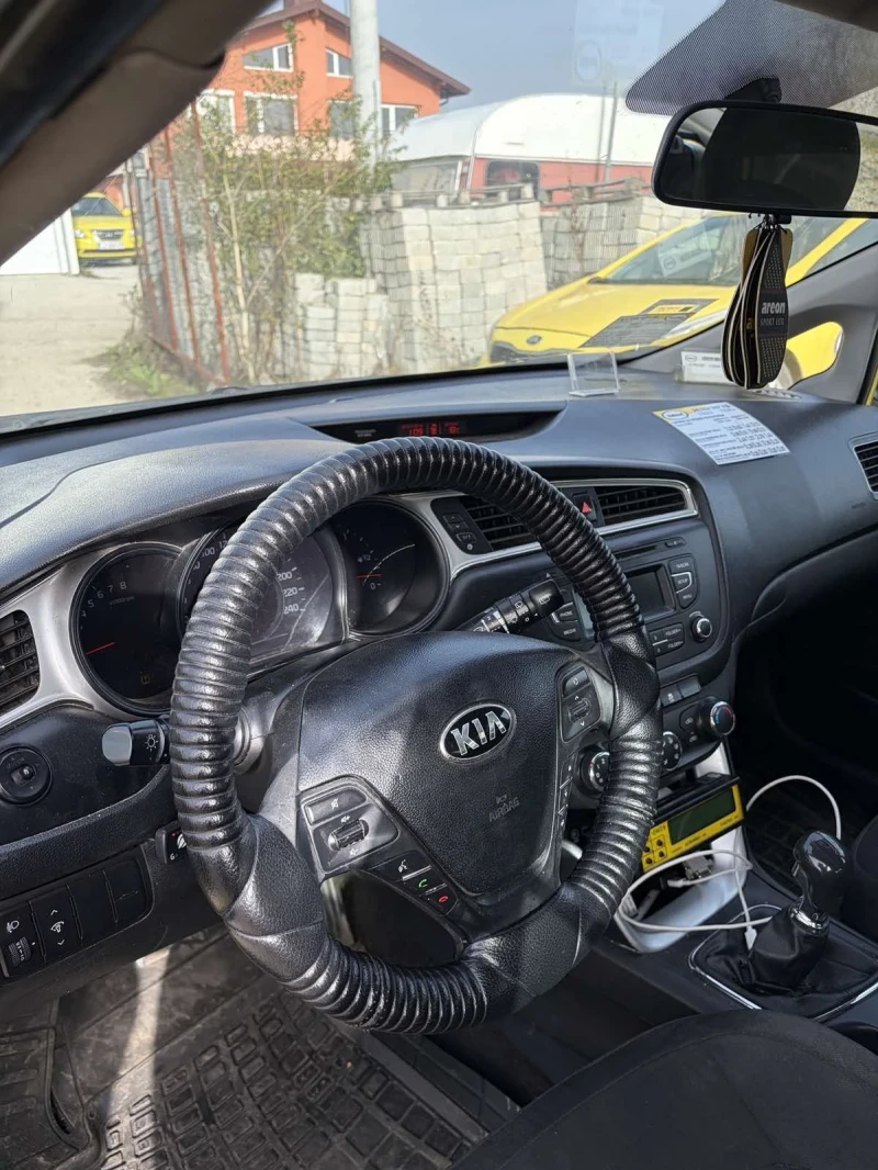 Kia Ceed, снимка 4 - Автомобили и джипове - 52516806